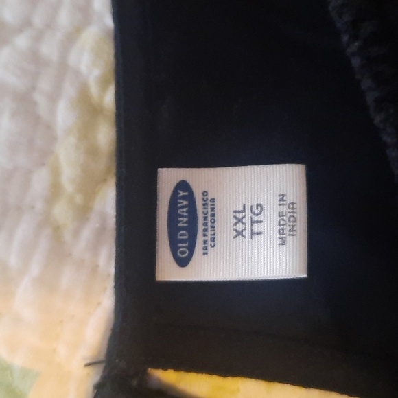 Elegant Black Blouse - Picture 3 of 4